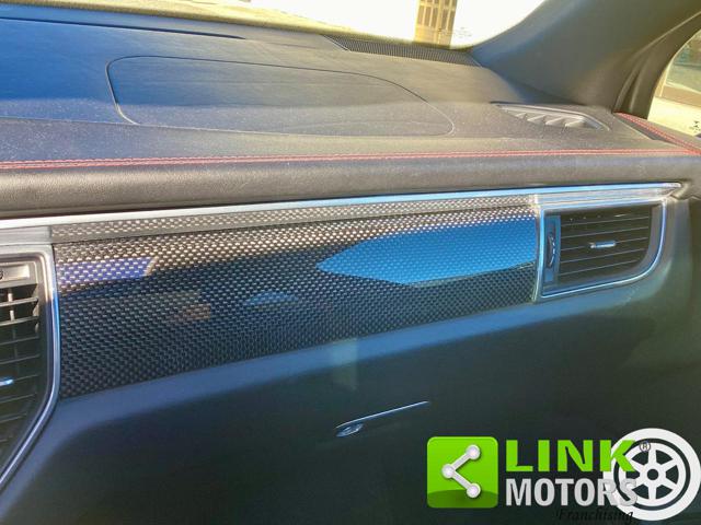 PORSCHE Macan usata, con Leve al volante