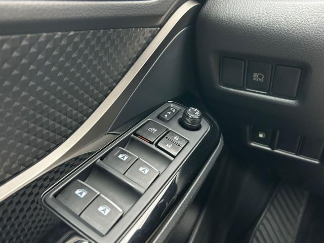 TOYOTA C-HR usata, con USB