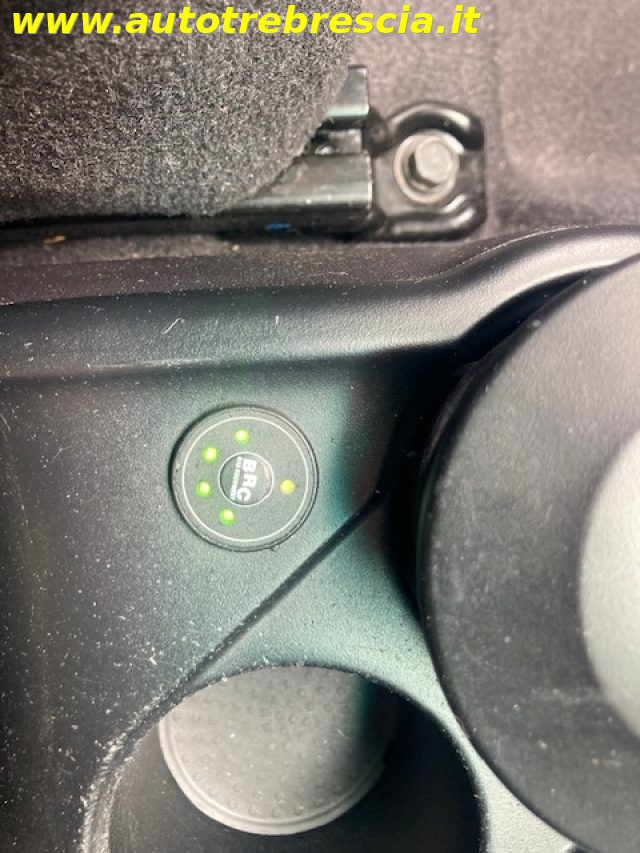 HYUNDAI i10 usata 16