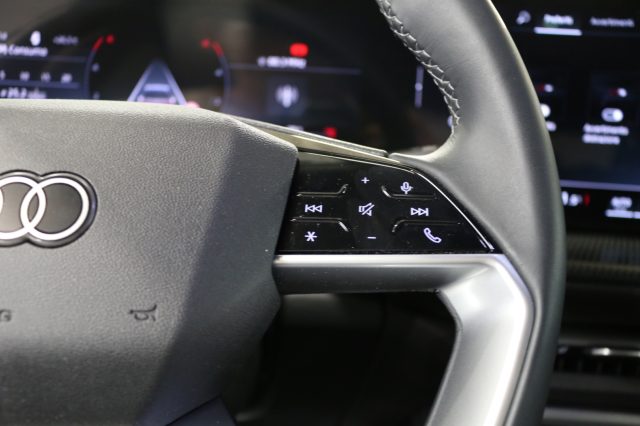 AUDI Q5 usata, con Sensori di parcheggio posteriori