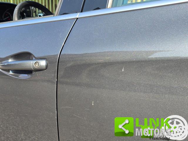 PEUGEOT 208 usata, con Sedile posteriore sdoppiato