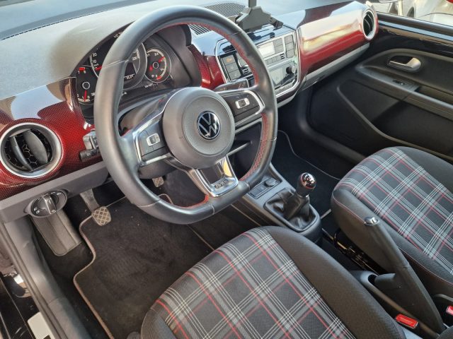 VOLKSWAGEN up! usata, con Controllo automatico clima
