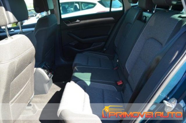 VOLKSWAGEN Passat Variant usata, con Airbag laterali