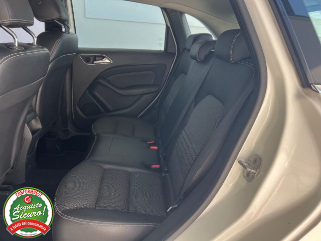 MERCEDES-BENZ B 180 usata, con Climatizzatore