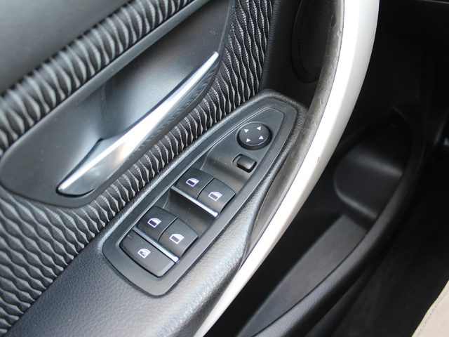 BMW 318 usata, con Portellone posteriore elettrico