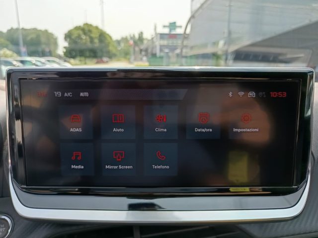 PEUGEOT 2008 usata, con Autoradio digitale