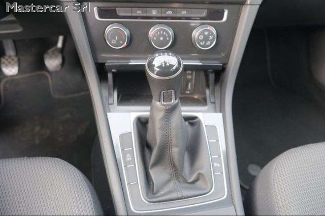 VOLKSWAGEN Golf Variant usata, con Autoradio