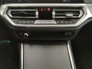 BMW 320 usata, con Fari LED