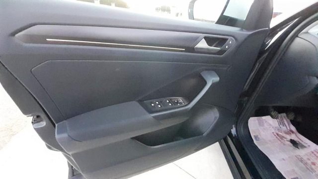 VOLKSWAGEN T-Roc usata 66