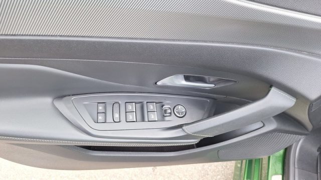 PEUGEOT 308 usata, con Interni in pelle