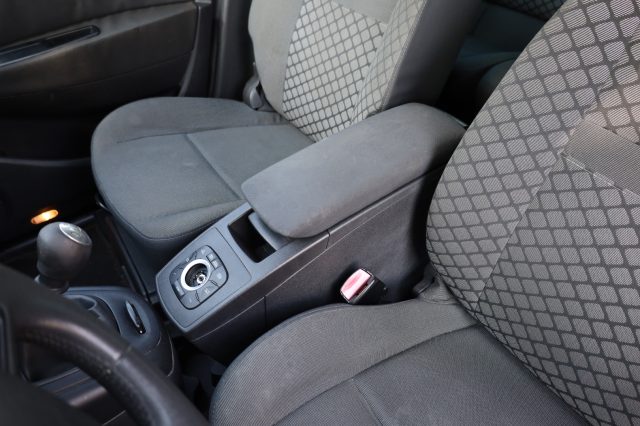RENAULT Scenic usata, con Climatizzatore automatico, 2 zone
