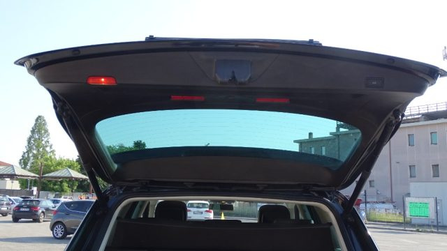 VOLKSWAGEN Touareg usata 122