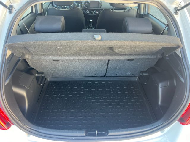 TOYOTA Yaris usata, con Sedile posteriore sdoppiato