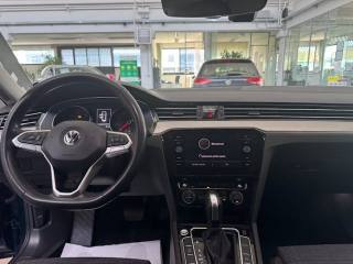VOLKSWAGEN Passat Variant usata, con ESP