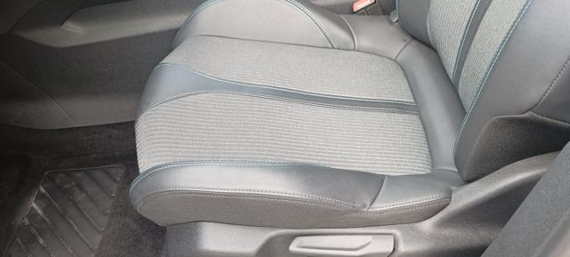 PEUGEOT 3008 usata, con Autoradio digitale