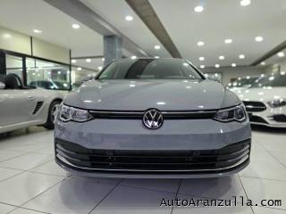 VOLKSWAGEN Golf usata, con USB