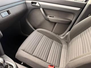 VOLKSWAGEN Touran usata, con Controllo automatico clima