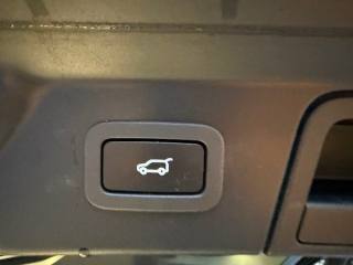 LAND ROVER Range Rover Velar usata, con Interni in pelle