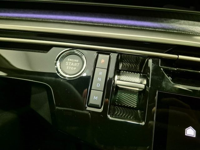 PEUGEOT 5008 usata, con Sistema di navigazione