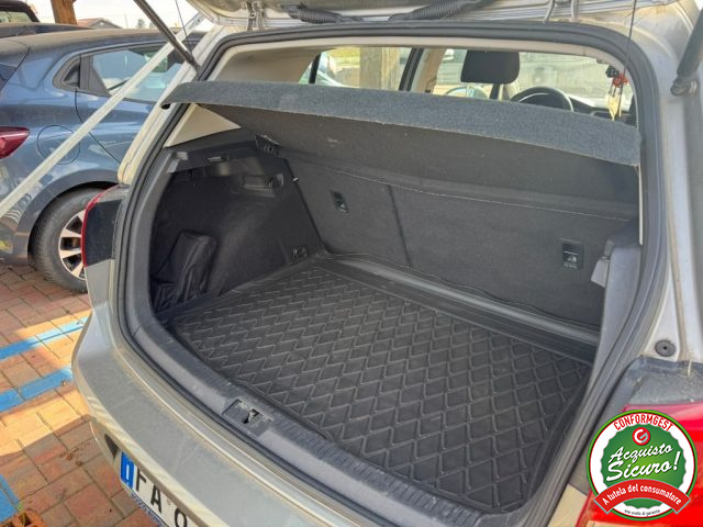 VOLKSWAGEN Golf usata, con Controllo trazione
