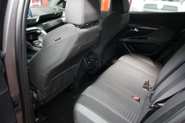 PEUGEOT 3008 usata, con Autoradio digitale