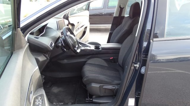 PEUGEOT 3008 usata, con Volante in pelle