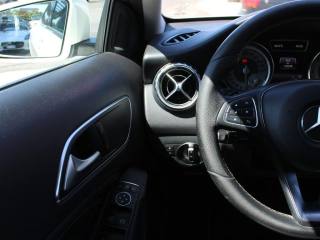 MERCEDES-BENZ GLA 200 usata, con Sedile posteriore sdoppiato