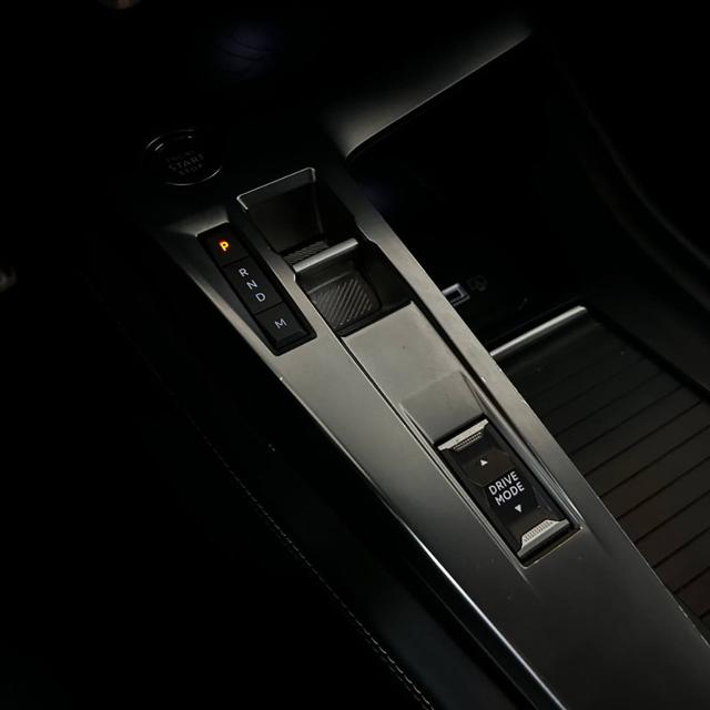 PEUGEOT 308 usata, con Leve al volante