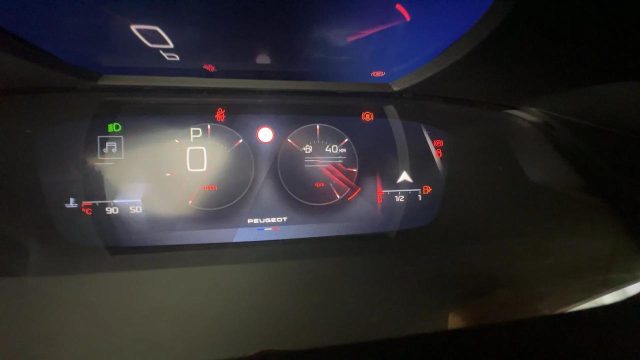 PEUGEOT 408 usata, con USB