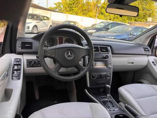 MERCEDES-BENZ B 180 usata, con Chiusura centralizzata