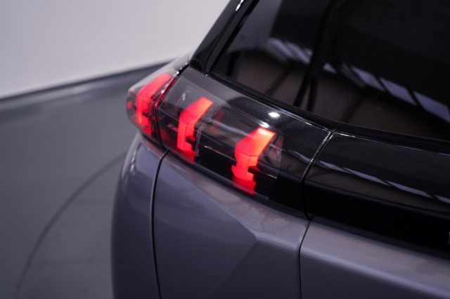 PEUGEOT 2008 usata, con Isofix