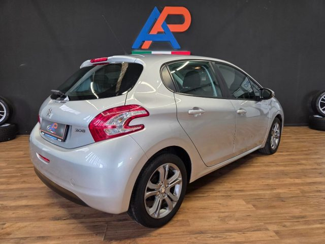 PEUGEOT 208 usata, con Autoradio