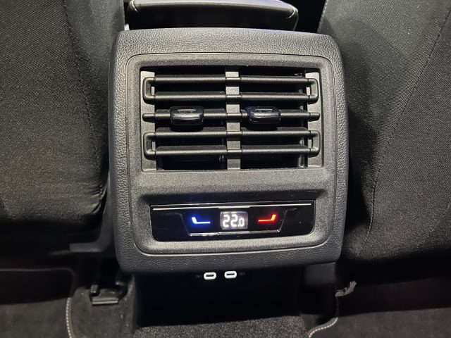 VOLKSWAGEN Golf usata, con Gancio traino