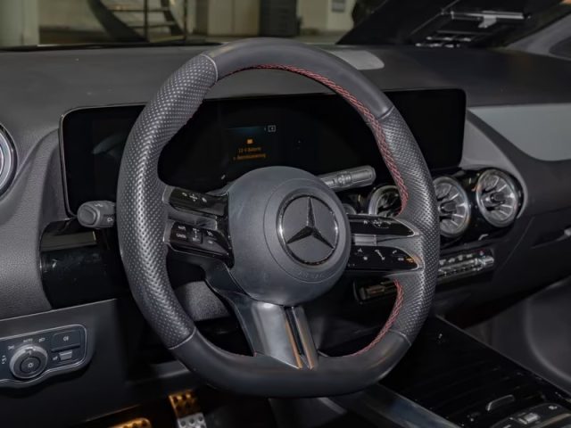 MERCEDES-BENZ B 200 usata, con Cerchi in lega
