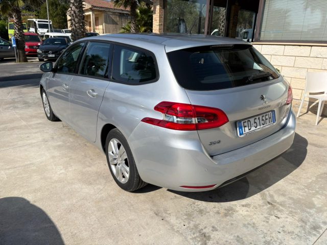PEUGEOT 308 usata, con Autoradio