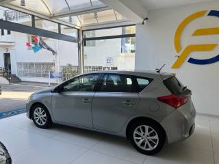 TOYOTA Auris usata, con Airbag testa