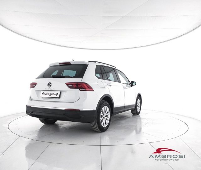 VOLKSWAGEN Tiguan usata 2