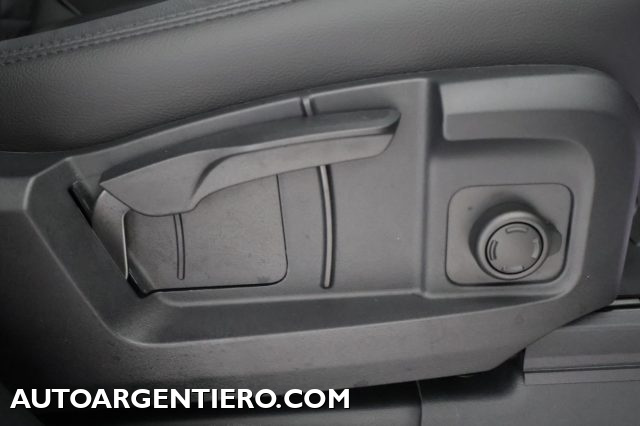 LAND ROVER Defender usata, con Sound system