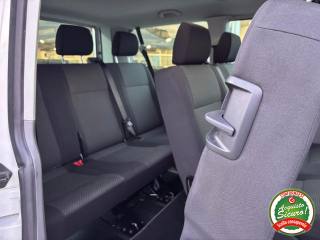 VOLKSWAGEN Caravelle usata, con Vivavoce
