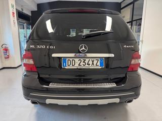 MERCEDES-BENZ ML 320 usata, con Autoradio