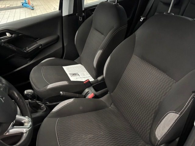 PEUGEOT 208 usata, con ESP