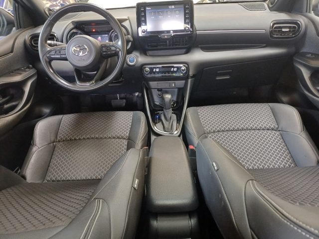TOYOTA Yaris usata, con Bracciolo