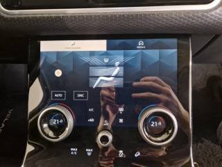 LAND ROVER Range Rover Velar usata, con Sistema di navigazione