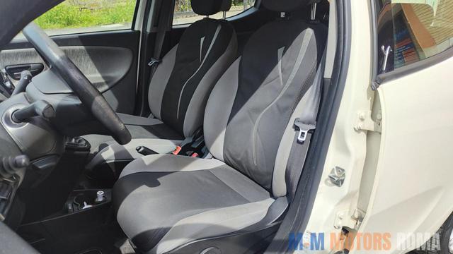 LANCIA Ypsilon usata, con Fendinebbia