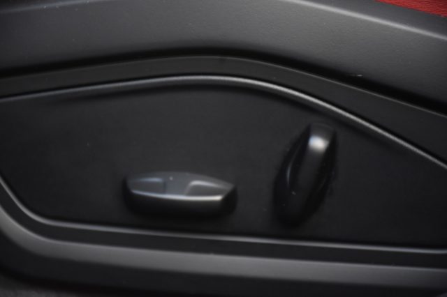PORSCHE Taycan usata, con Sedile posteriore sdoppiato
