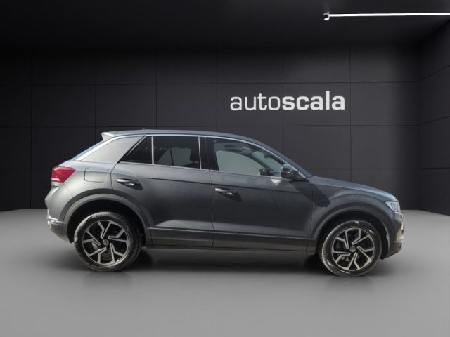 VOLKSWAGEN T-Roc usata, con Autoradio