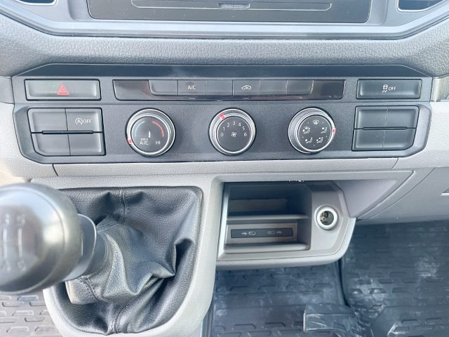 VOLKSWAGEN Crafter usata, con USB