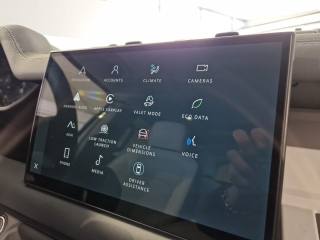 LAND ROVER Defender usata, con USB