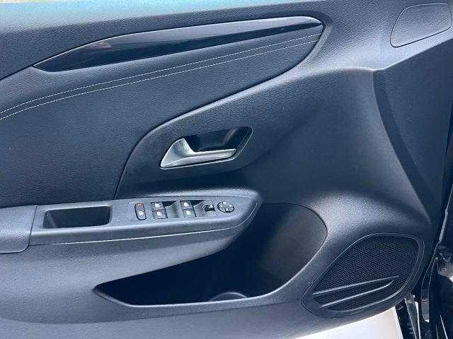 OPEL Corsa usata, con Servosterzo