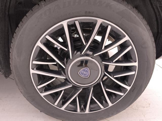 LANCIA Ypsilon usata, con Fari LED
